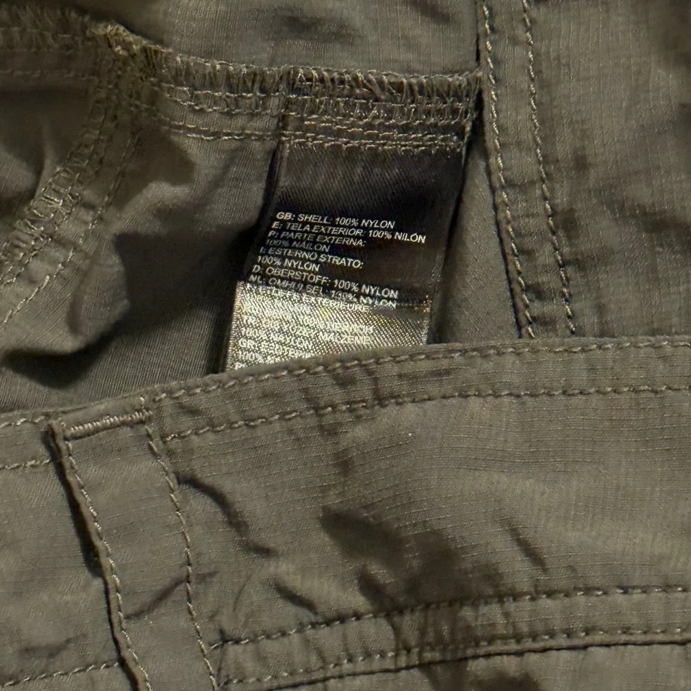 The North Face Mens Grey Nylon Hiking Cargo Shorts Size 38